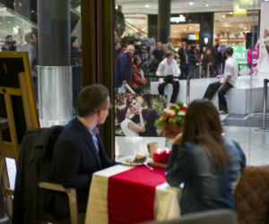 Kraków: Potrójne oświadczyny w... galerii handlowej!