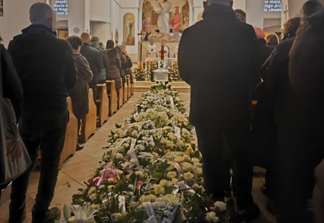 Potwór" odebrał życie 13-letniej Oliwii. Morze łez na pogrzebie