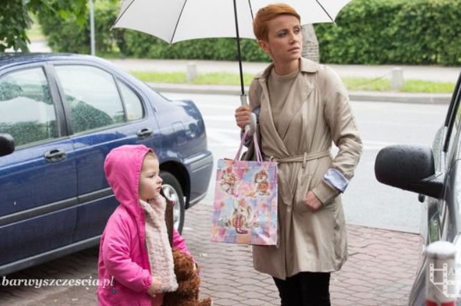 Barwy szczęścia odc. 999. Ewunia (Gabriela Ziembicka), Marta Walawska (Katarzyna Zielińska)