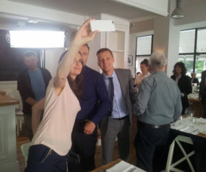 M jak miłość. Anna Wendzikowska, Marcin Mroczek na planie serialu