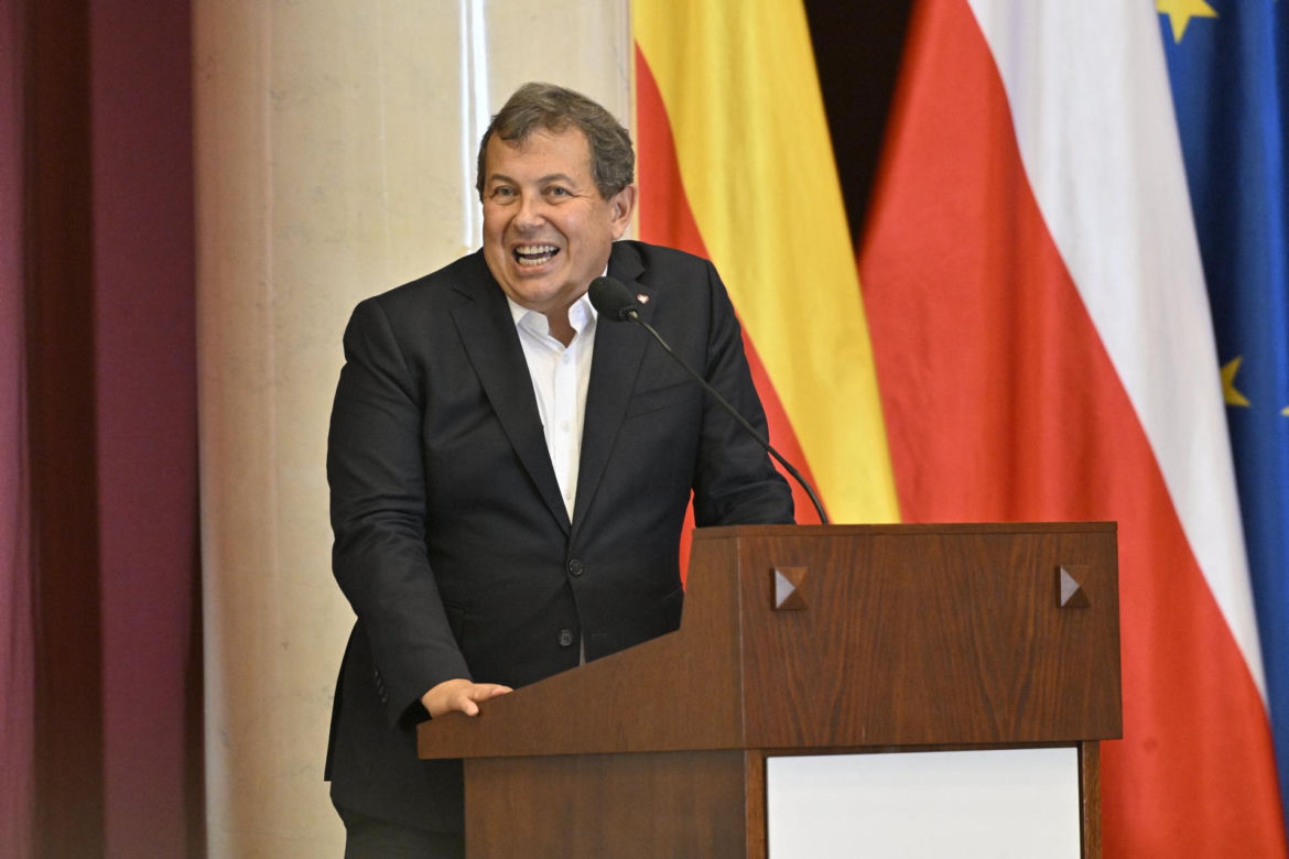 Wotum zaufania i absolutorium dla prezydenta Rafała Trzaskowskiego