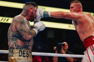 Damian Knyba posłał na deski Andy’ego Ruiza Jr. w Newark