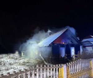 Wymieniali butlę z gazem, nagle doszło do wybuchu. 54-latka aż wyrzuciło z budynku!