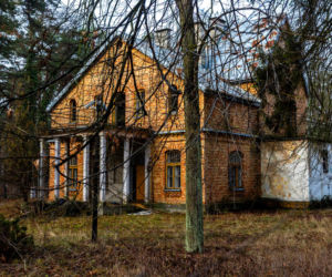 Opuszczona willa w Konstancinie