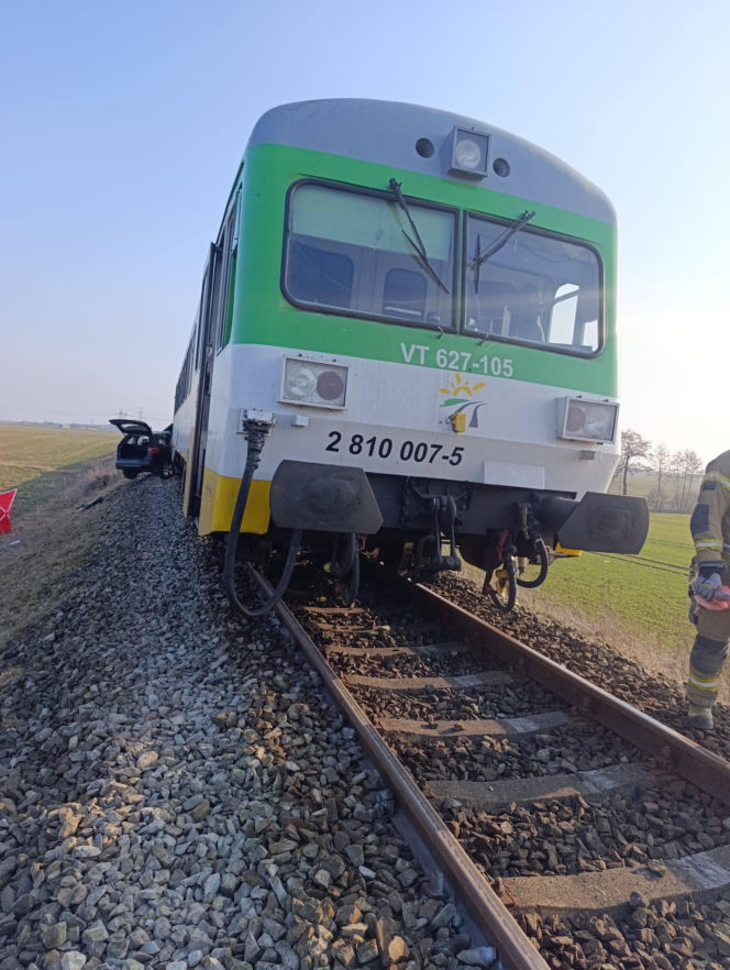 Jedna osoba zginęła na miejscu, a kierowca trafił do szpitala