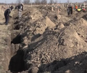 Zmuszają do kopania grobów łamiących kwarantannę