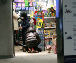 Marta Kaczyńska z synem na spacerze