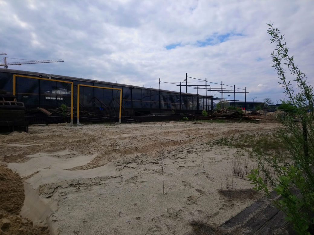 Kraków: Plaża przy Forum znika bezpowrotnie