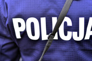 Bili go kluczem francuskim, kazali mu się okaleczyć przez fałszywą pogłoskę