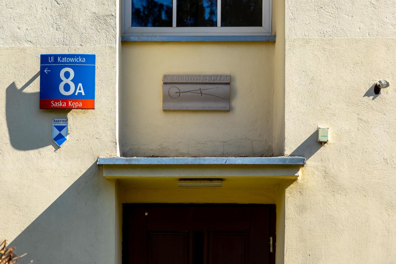 Domy przy Katowickiej 8, 8A i 8B w Warszawie