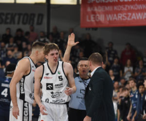 Legia Warszawa musiała uznać wyższość Dzików w derbowym starciu na Bemowie