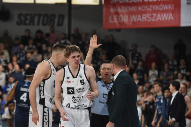 Legia Warszawa musiała uznać wyższość Dzików w derbowym starciu na Bemowie
