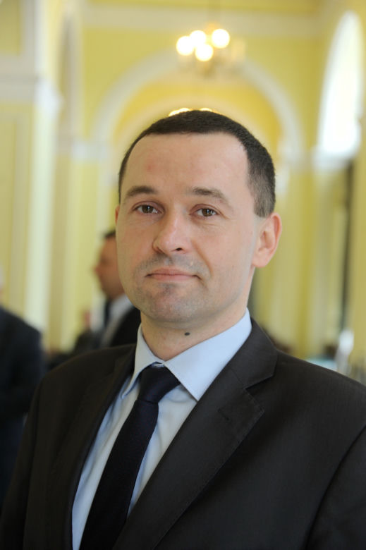Syn ministra zaatakował siekierą sąsiadów