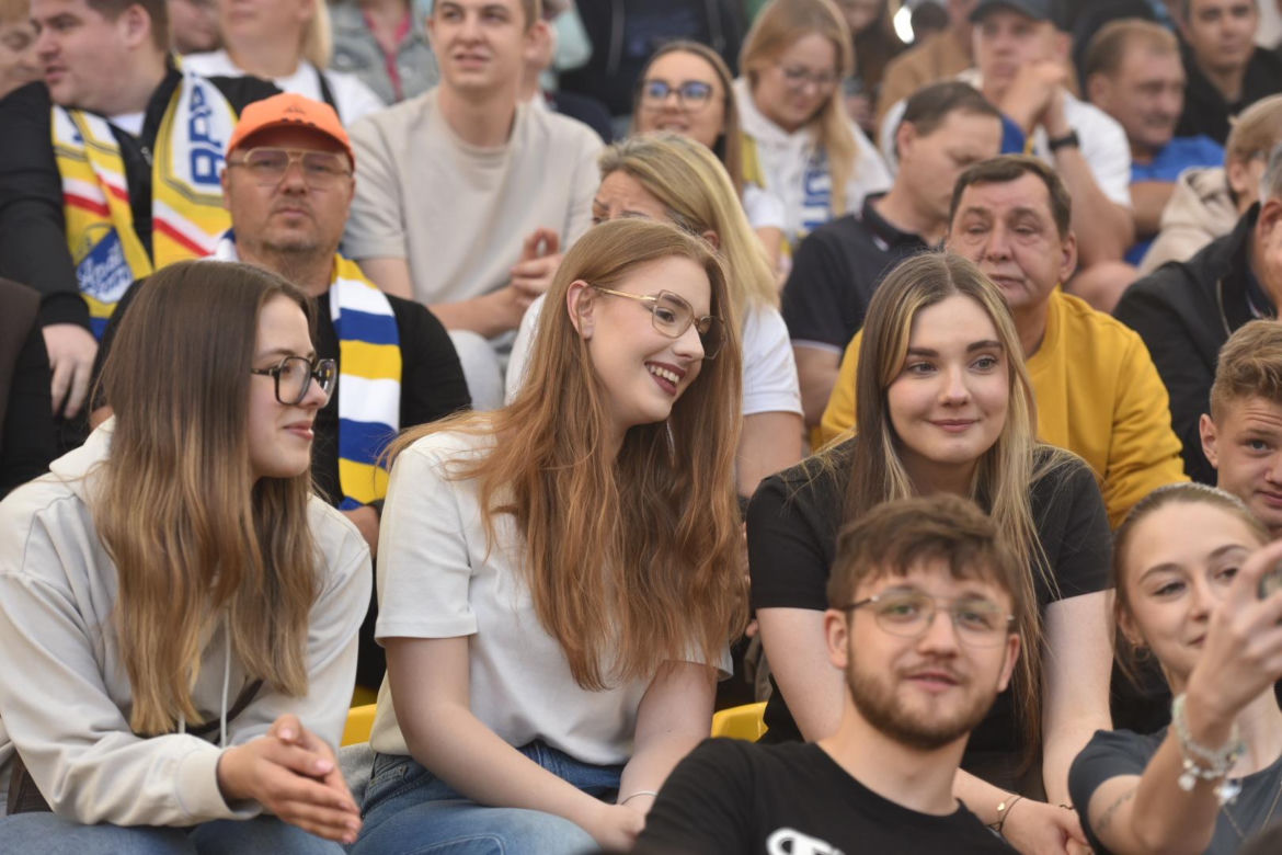 PRES Grupa Deweloperska Toruń - Gezet Stal Gorzów: Zdjęcia kibiców z meczu 7. kolejki PGE Ekstraligi na Motoarenie