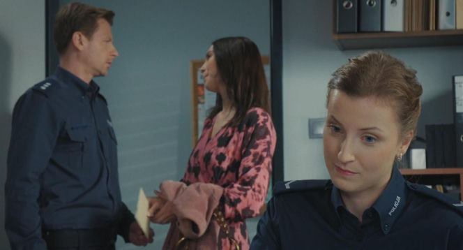 M jak miłość odc. 1894. Natalka (Dominika Suchecka), Adam Karski (Patryk Szwichtenberg), Paula (Marcelina Kieres)