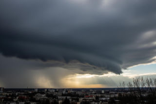 Pogodowy szok w Tarnowie! Nadchodzi prawdziwy rollercoaster.