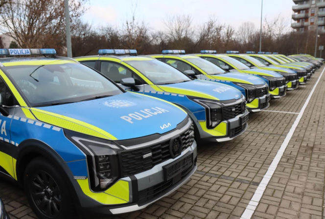 Nowe policyjne samochody