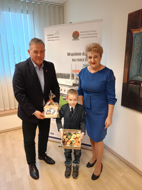 Podsumowanie konkursu na bożonarodzeniową kartkę świąteczną z recyklingu odbyło się w siedzibie Przedsiębiorstwa Energetycznego w Siedlcach