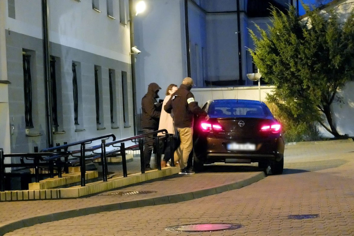 Białystok. Porwał żonę i córeczkę, nie przyznaje się do winy. Ruszył proces