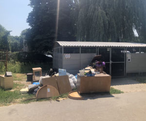 Zostawili nas z górą śmieci