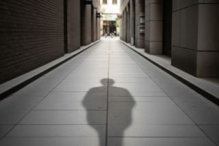 Akt oskarżenia za pobicie Adama Niedzielskiego. Czy alkohol usprawiedliwia agresję?