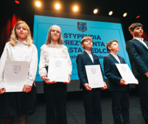Najzdolniejsi uczniowie odebrali stypendia Prezydenta Miasta Siedlce