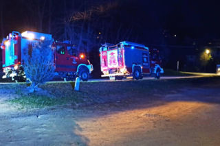 Strażacy uratowali mężczyznę tonącego w jeziorze