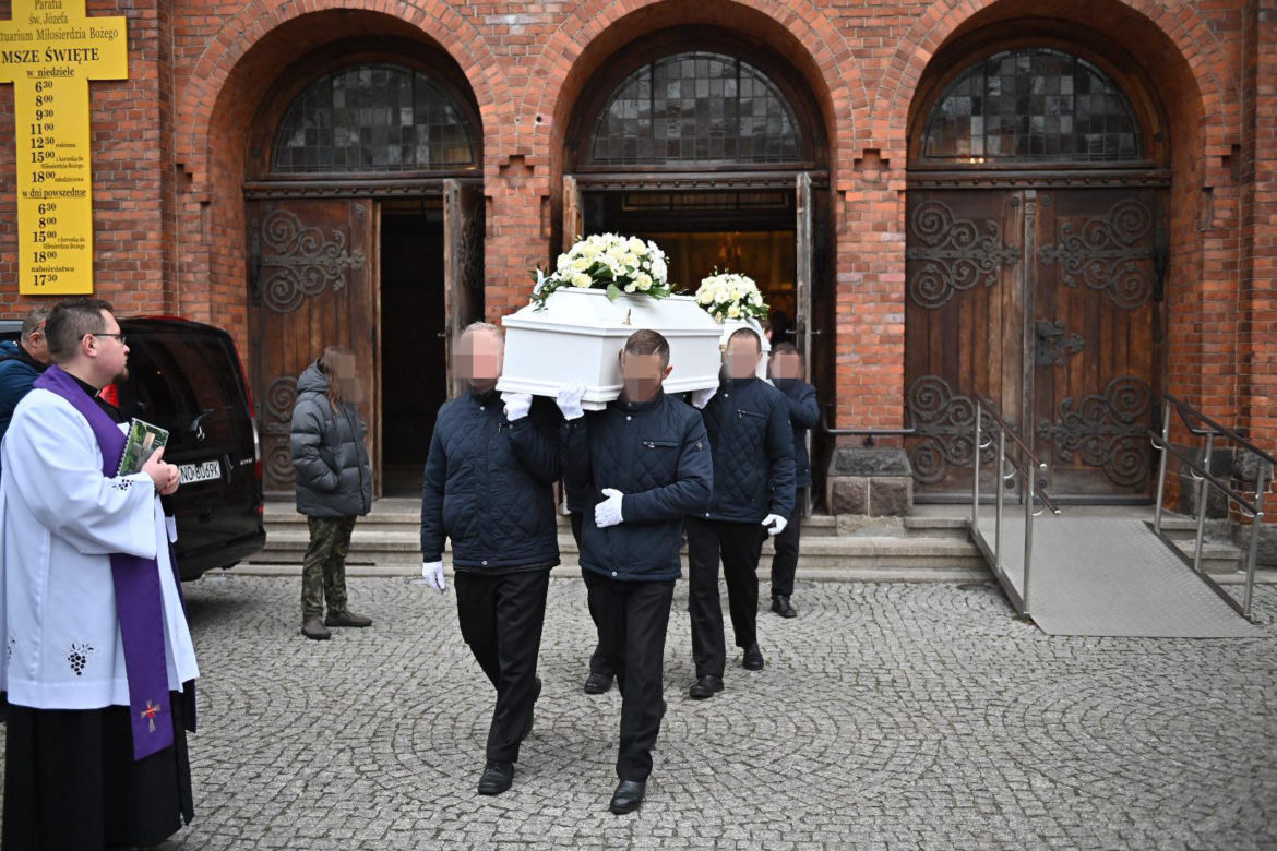 Pogrzeb Weroniki i Sebastiana. Ostatnia droga rodzeństwa