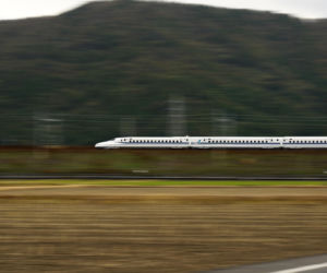 Pociągi szybsze niż dźwięk. Chcą pojechać z prędkością 4 tys. km/h