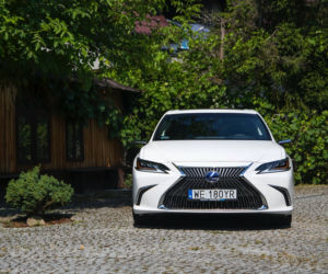 Lexus ES 300h Omotenashi