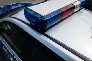 Interwencja policji w Hoszowie. Funkcjonariusze uratowali życie kierowcy