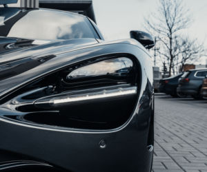 Hubert Hurkacz w McLarenie 720S Coupe