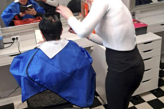 Joanna Senyszyn u fryzjera