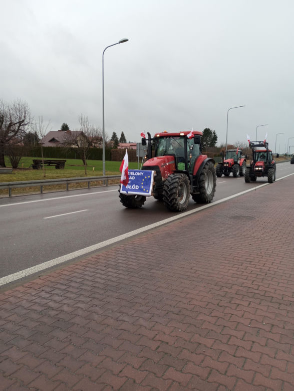 Trwa protest rolników w woj. lubelskim. Blokady są w wielu miejscach w regionie [DUŻO ZDJĘĆ]