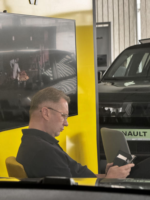 Tak Przemysław Czarnek dba o żonę! Zabrał jej auto do przeglądu