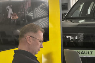 Tak Przemysław Czarnek dba o żonę! Zabrał jej auto do przeglądu