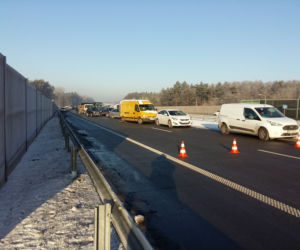 Zderzenie autokarów pod Warszawą. Jednym z nich jechały dzieci