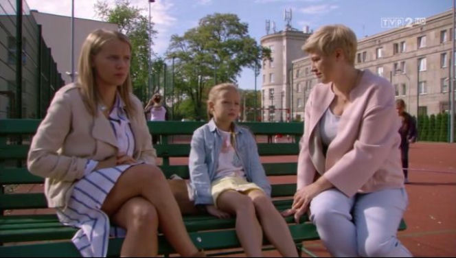 O mnie się nie martw 5 sezon odcinek 9 Iga (Joanna Kulig) Oliwka (Oliwia Dąbrowska)