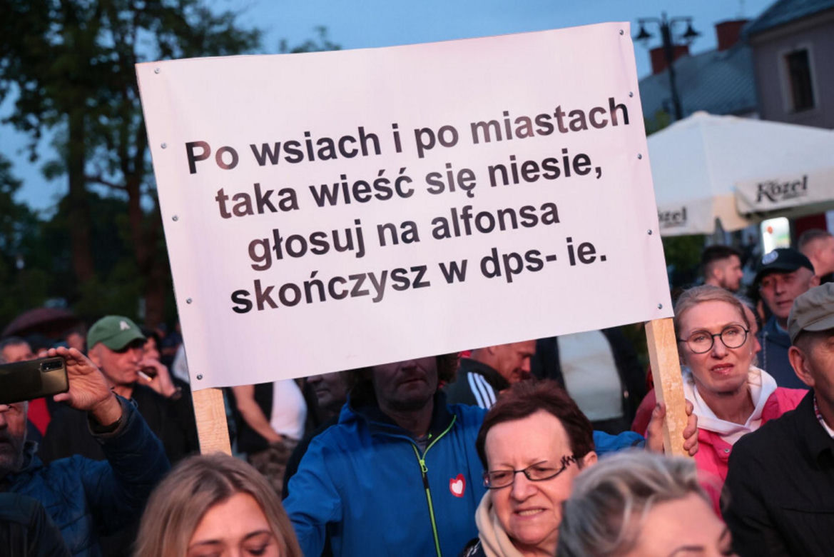 Karol Nawrocki na zorganizowanej przez telewizję Republika debacie przedwyborczej w Końskich