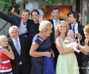 M jak miłość. Hania (Maja Marczak), Lucjan (Witold Pyrkosz), Natalka (Marcjanna Lelek), Ula (Iga Krefft), Barbara (Teresa Lipowska), Franek (Piotr Nerlewski) Marek (Kacper Kuszewski)