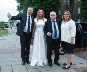 Kaczyński dał Kurskim srebrną cukiernicę