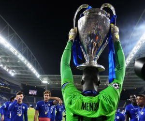 Piłkarze i kibice Chelsea Londyn świętują wygranie Ligi Mistrzów po zwycięstwie w finale 1:0 z Manchesterem City 