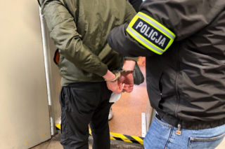 Nożownik w szkolnej stołówce w Opolu. Bohaterski gest policjantki 
