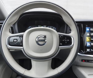 Volvo V60 Momentum Pro B4 FWD AT8