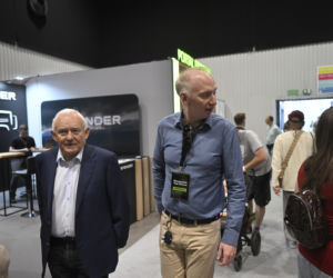 Były premier Leszek Miller na warszawskich Targach Obronnych