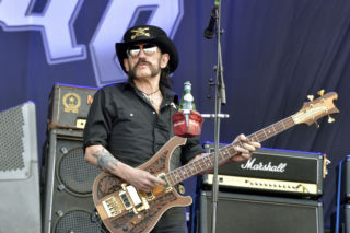 Rzeźba Lemmy'ego Kilmistera stanęła we Francji. Wielkość pomnika robi wrażenie!