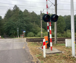 12-letnia Ania zginęła pod kołami pociągu. Została pochowana obok szkoły