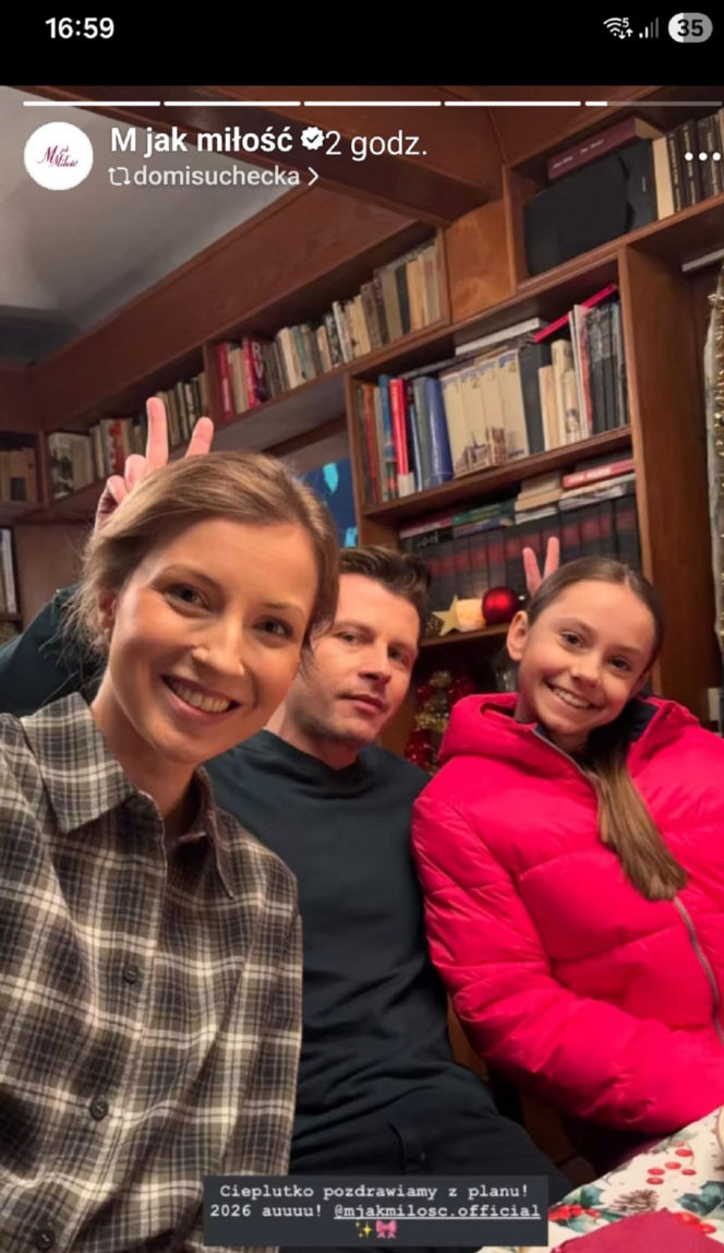 M jak miłość na planie po wakacjach 2026. Natalka (Dominika Suchecka), Adam Karski (Patryk Szwichtenberg), Hania (Wiktoria Basik)