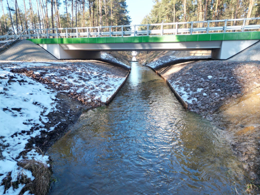 Nowa droga i most w Seredzicach