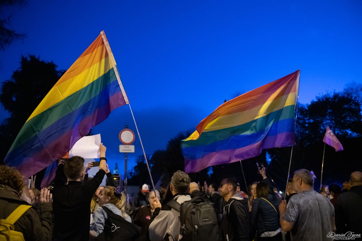 Tańczący protest pod krakowską kurią